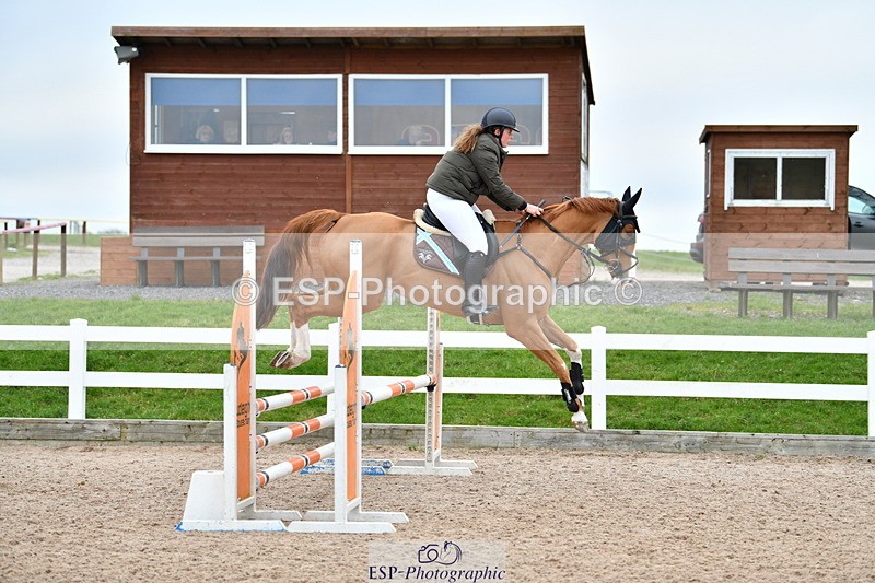 240112A-093503-00090 - Cls 2, British Novice and 90cm Open