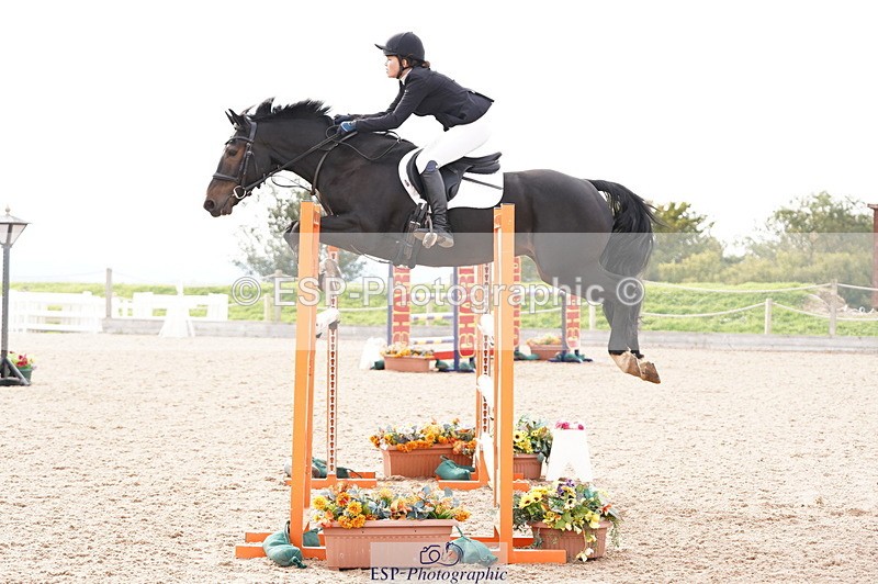 241004A-151130-00907 - Fri 04 Snr Fox & 1.20m Open