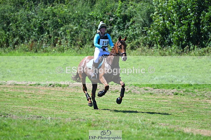 240811A-142803-04866 - 208-