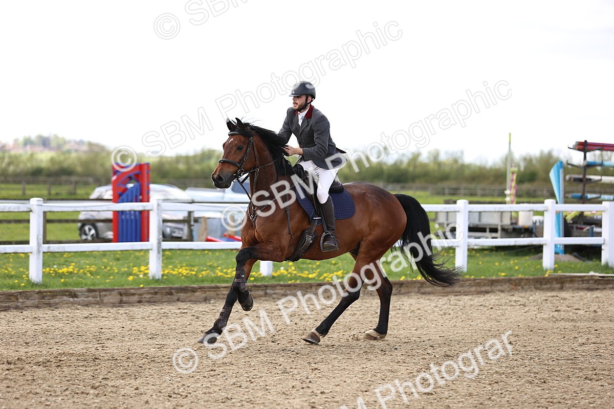 SBM_004041 - Class 17 - Senior Newcomers - 1.10m