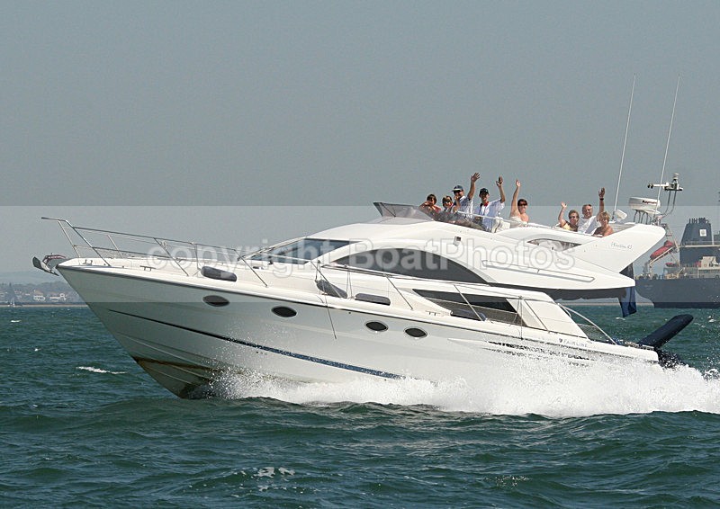 060610 DANSA FAIRLINE PHANTOM 43 IMG_8285 - Flybridge Cruisers