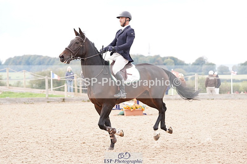 241004A-145700-00851 - Fri 04 Snr Fox & 1.20m Open