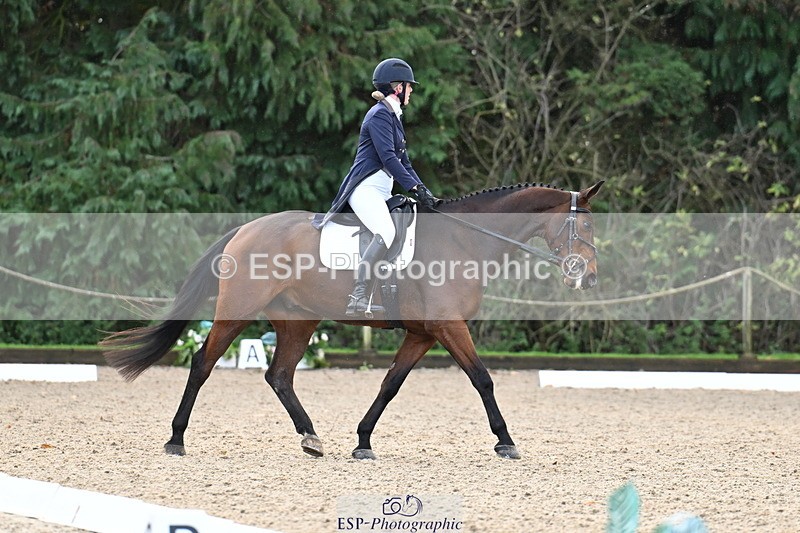 251023A-145803-05640 - B-158-Hannah.Hobhouse