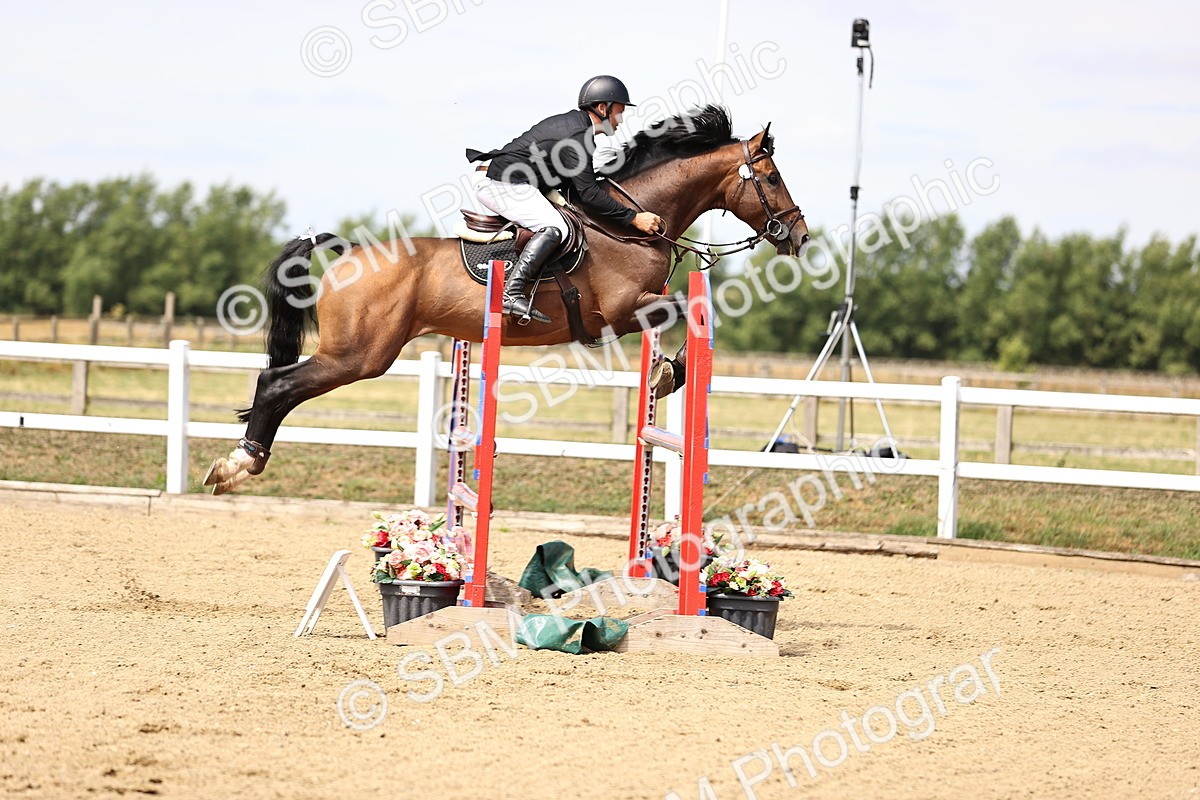 SBM_009934 - Class 8 - Senior Newcomers - 1.10  Open