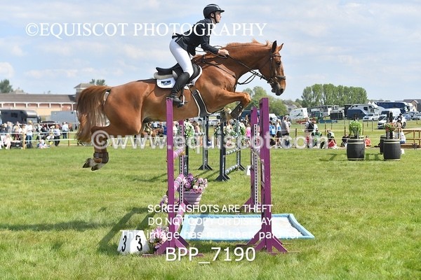 BPP_7190 - CLASS 3 Andrew Hamilton Coach, RHS Foxhunter Championship Qualifier