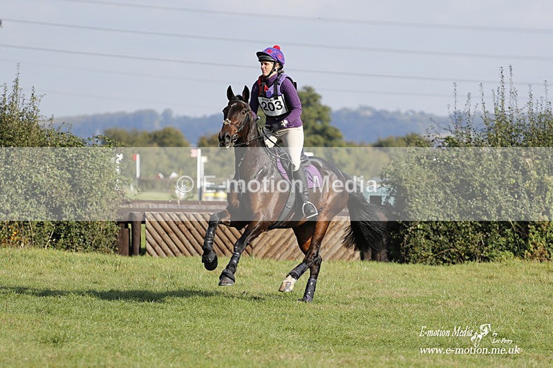  WWHT 171021 3527 - Intermediate Pairs (0.90m)  17/10/21