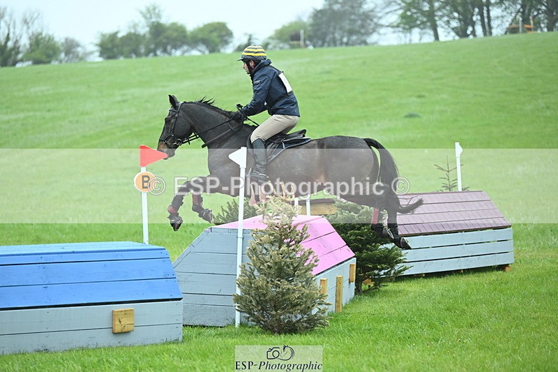 250418-102626-01172 - 051-Alex.Jupp-CARRY.ON.REGARDLESS