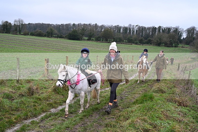 WJ7_9526 - Walk out..