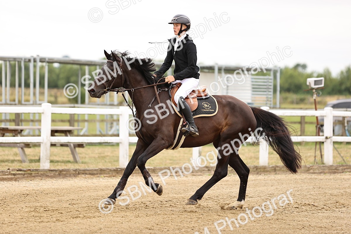 SBM_024353 - Class 8 - Clear Round