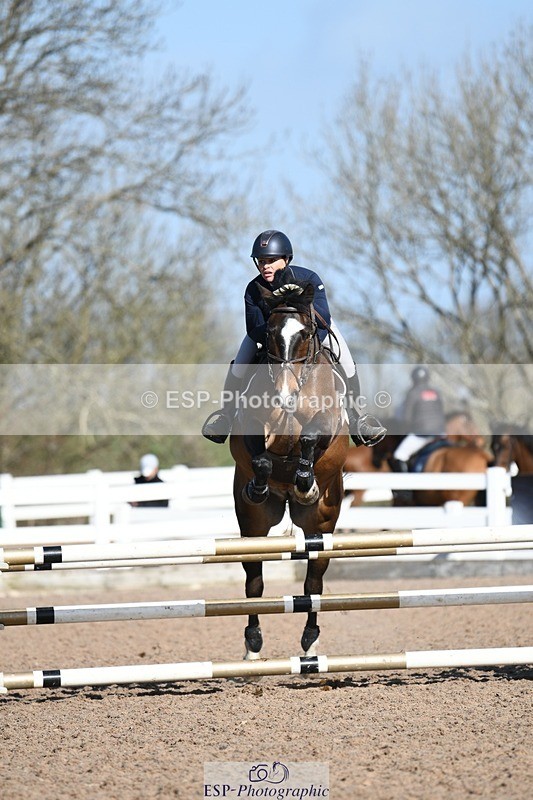 250330-102501-06101 - Cls 32 British Novice and 90cm