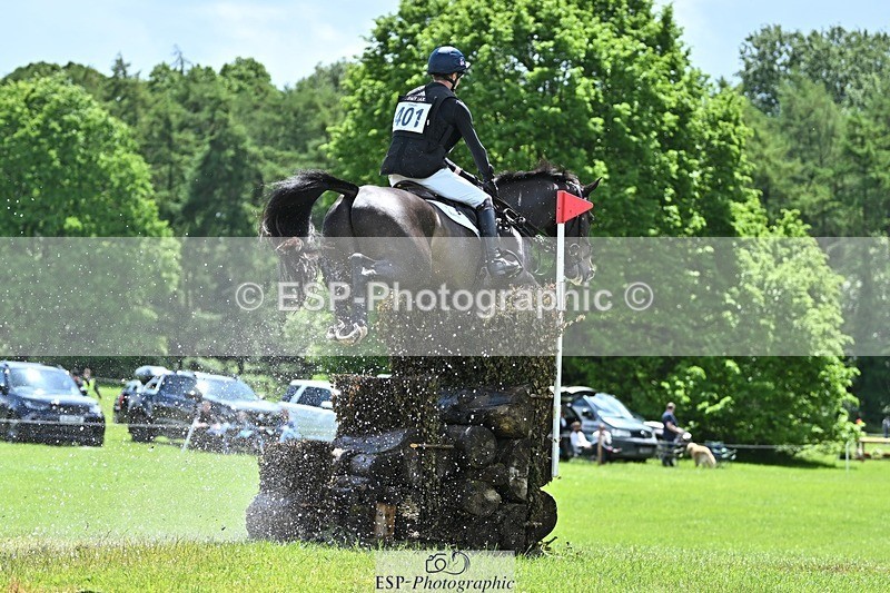 240526-122016-21944 - 401-PLOT_TWIST_B-Tom_Jackson