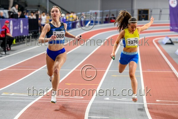 CombiMast25-914538 - Track Female Set One