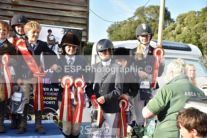 230824-183338-07092 - Thursday 40 and 50cm Presentations