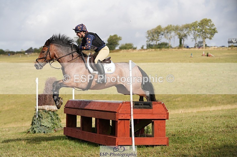 250831-101551-05508 - J-453-Janine.Paterson