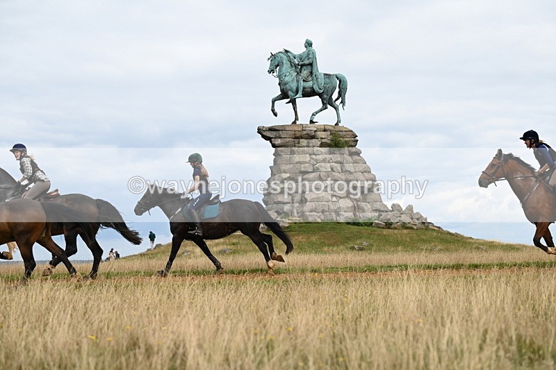 DSC_6418 - Time at Statue 12:17 to 12:44