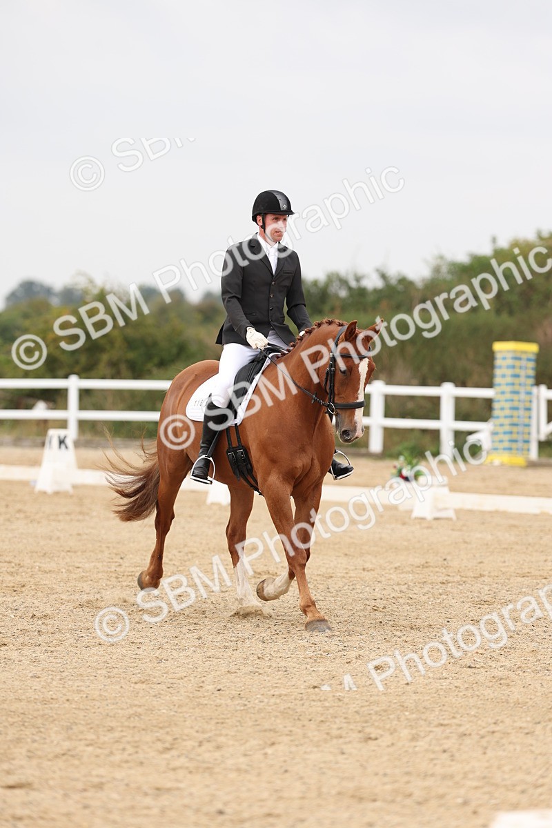 SBM_01546 - Class 9 - Novice 27 Champs