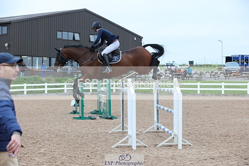 241101A-155446-03125 - FRI Cls 8 National 1.30m