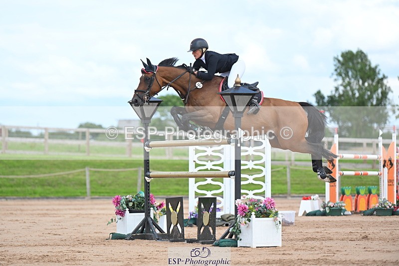 230721A-153821-07351 - Cls 10, 2 Star Big 1.45m Start to break