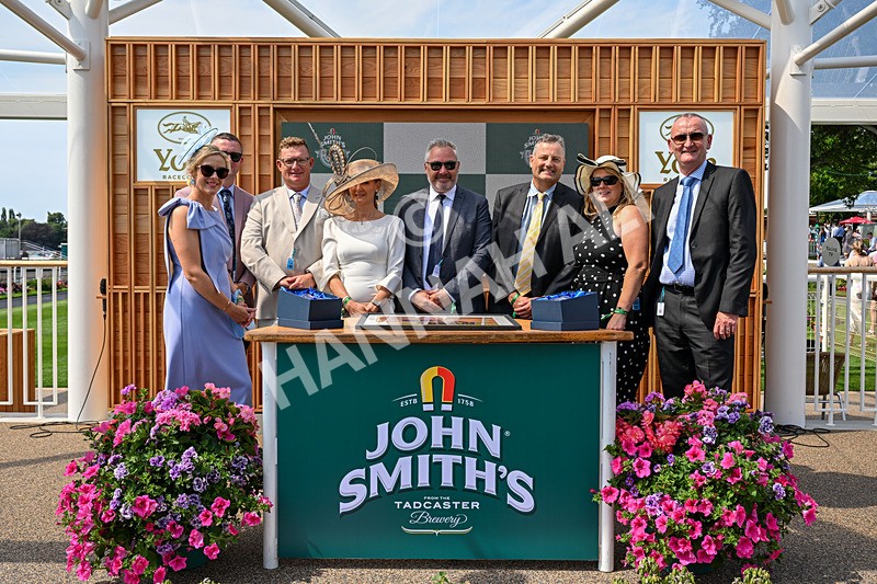 110726-Race 2-The Lost King-1860 - Race 2 14.39pm John Smith's Racing Handicap