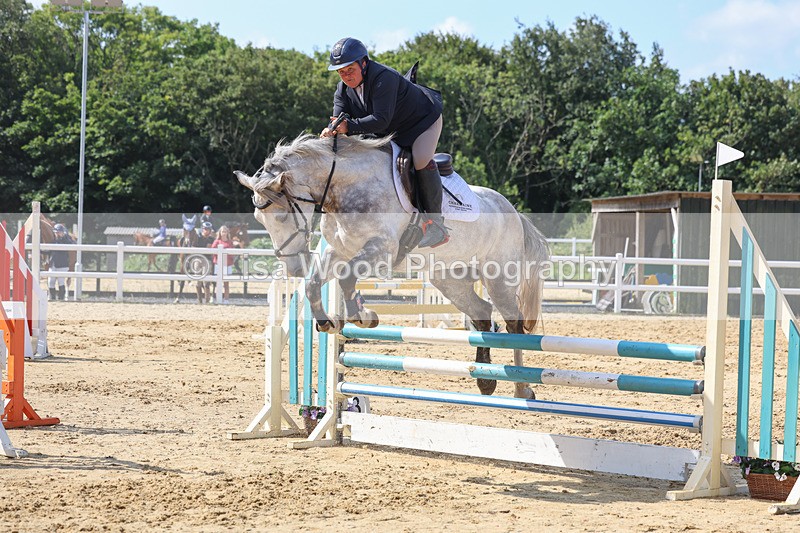 3E7A0770 - Class 4: Senior British Novice/90cm open