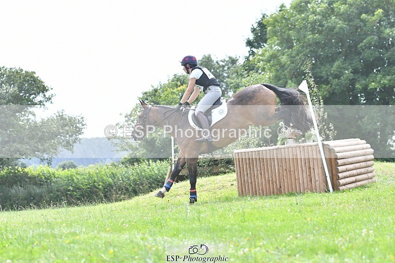 240803-144954-08054 - 225-Molly_Swain-SOCKS