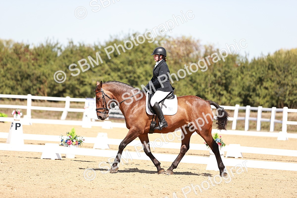 SBM_004892 - Class 12 - Novice 5 - 12.02-12.44