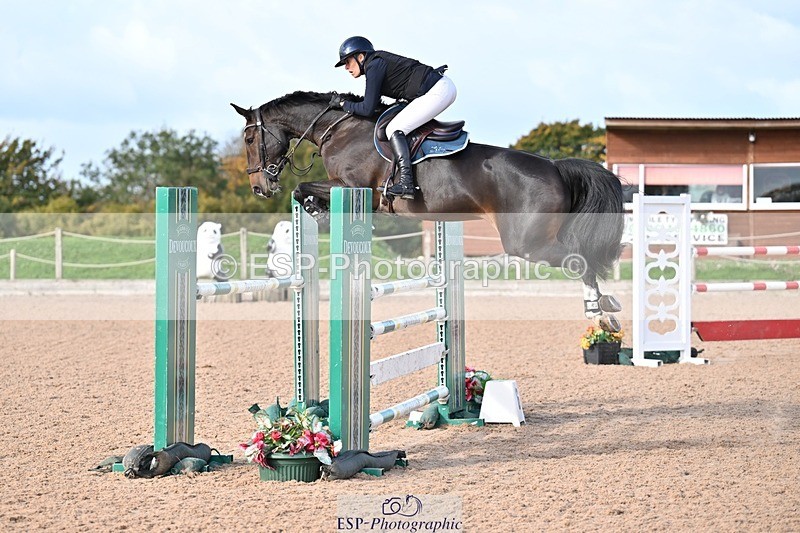 251005-103104-02783 - Cls 15 Foxhunter and 1.20m