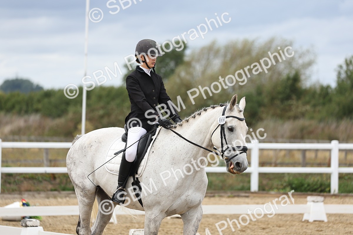 SBM_003568 - Class 7 - Novice 2 Warm Up