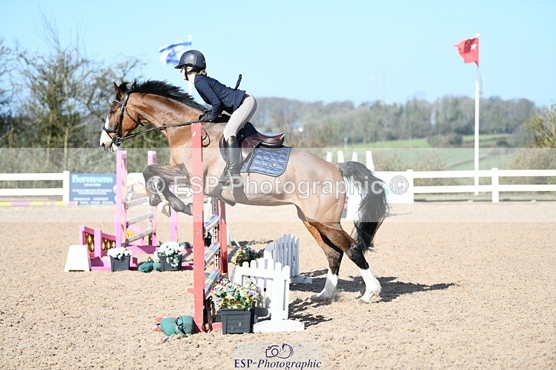 250330-103118-06144 - Cls 32 British Novice and 90cm