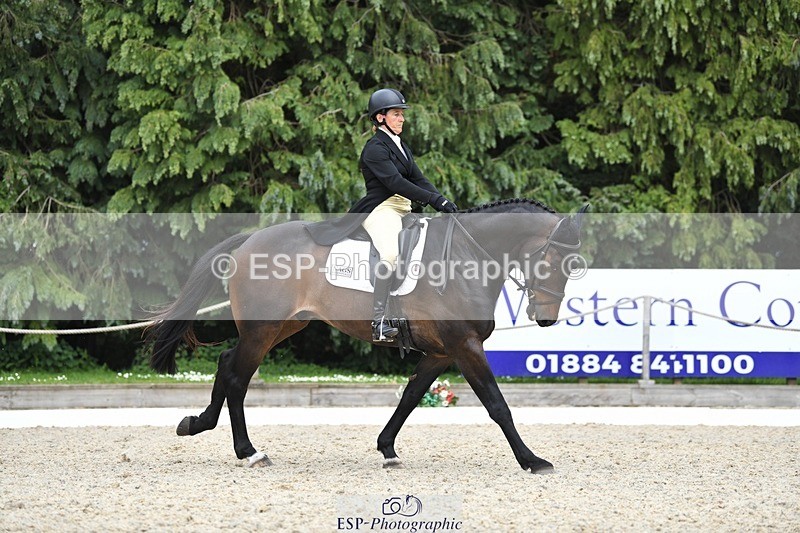 230525-152734-03255 - 326-GULLITH-Emily_Lochore-WEDTrotUp+DR