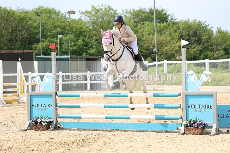 3E7A8802 - Class 4: Senior British Novice/90cm open