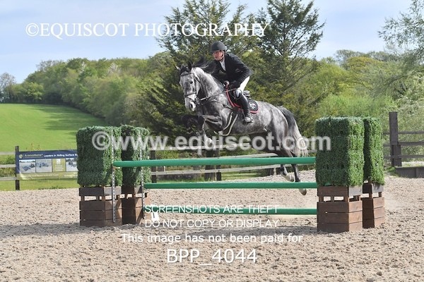 BPP_4044 - CLASS 9 - FRI - Senior Newcomers/ 1.10m Open