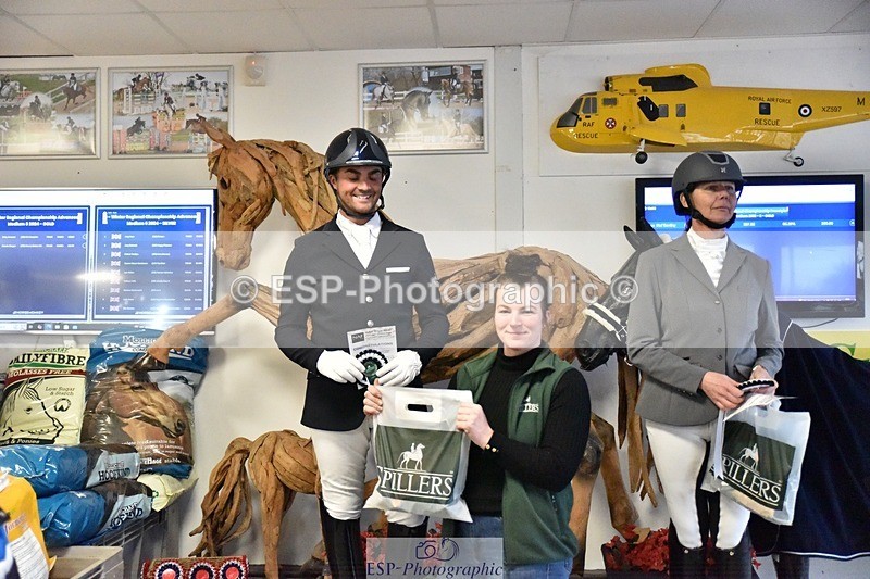 250214-153742-02614 - Freestyle Medium Gold Presentations