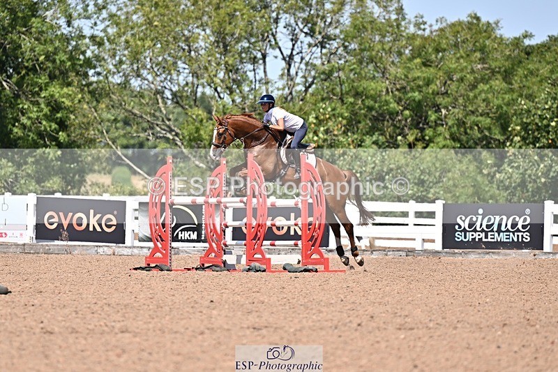 260812-125230-00521 - Cls 6 Foxhunter and 1.20m