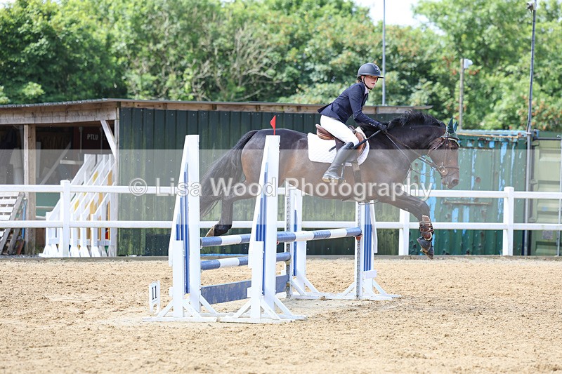 3E7A3124 - Class 4: Senior British Novice/90cm open