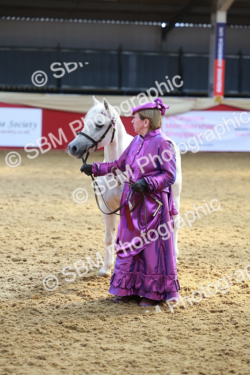 SBM_13704 - Class 104 - IH  Costume