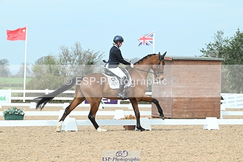 250403-103507-01468 - 036-Abbie.Newbury-Seagry.Viceroy