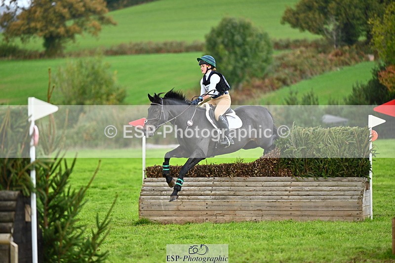 251025A-132956-20327 - F-469-Gabriella.Lucas