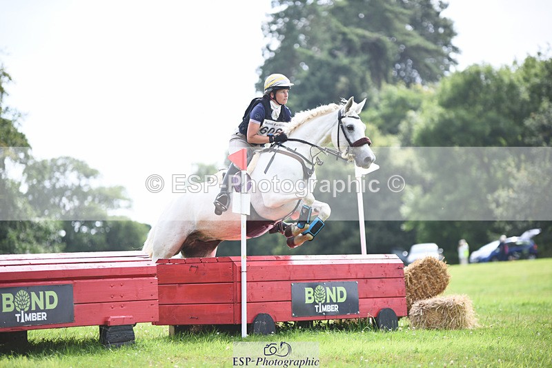 240804-154810-18791 - 606-Kate_Jupp-CARROWNURLAUR_PRIDE