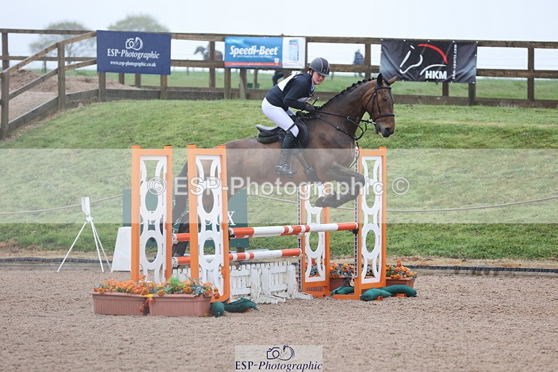 250418-115740-01780 - 080-Tichy.Sanders-SPARHANGER.VELVET