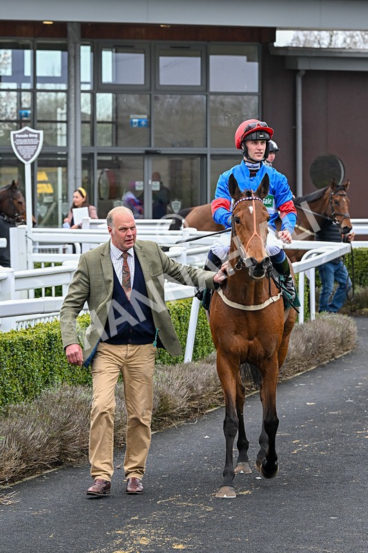 090425-Race 5-Miss Willows-0126 - Race 5