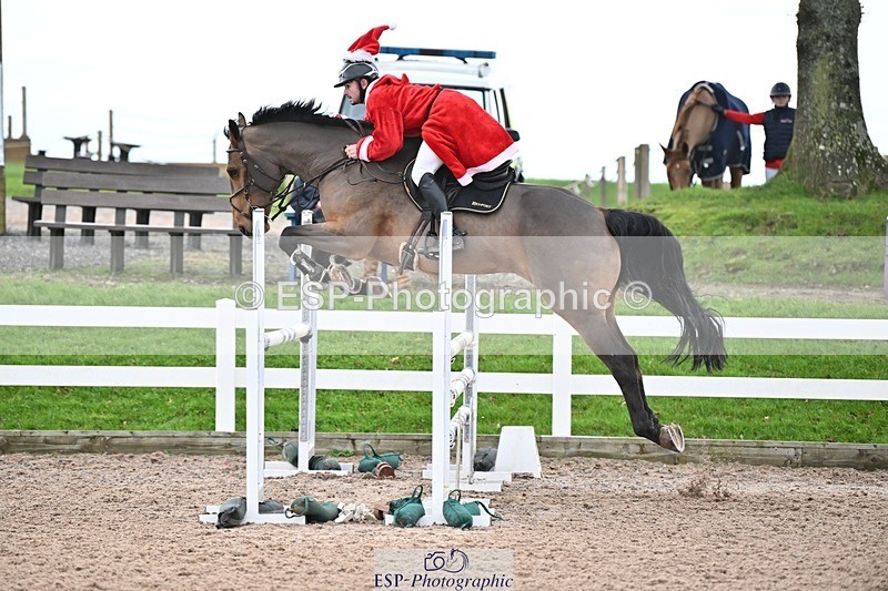 241206-131844-00967 - Cls 5 Newcomers and 1.10m Open