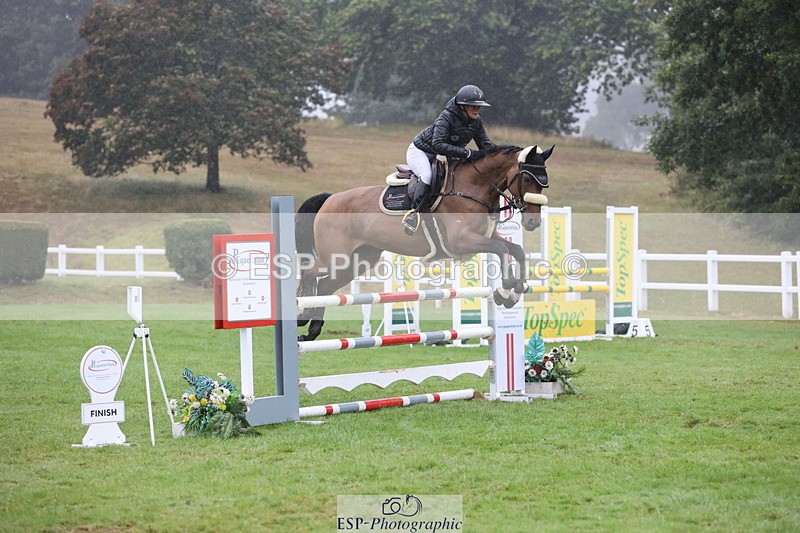 250830A-140642-06882 - Cls 16 Snr Newcomers and 1.10m Open