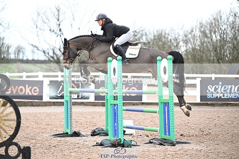 251206-133126-01119 - Cls 13 Snr Foxhunter and 1.20m