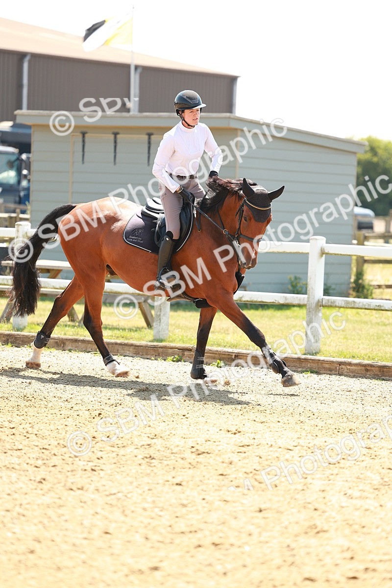 SBM_001575 - Class 4 - Senior Newcomers - 1.10m