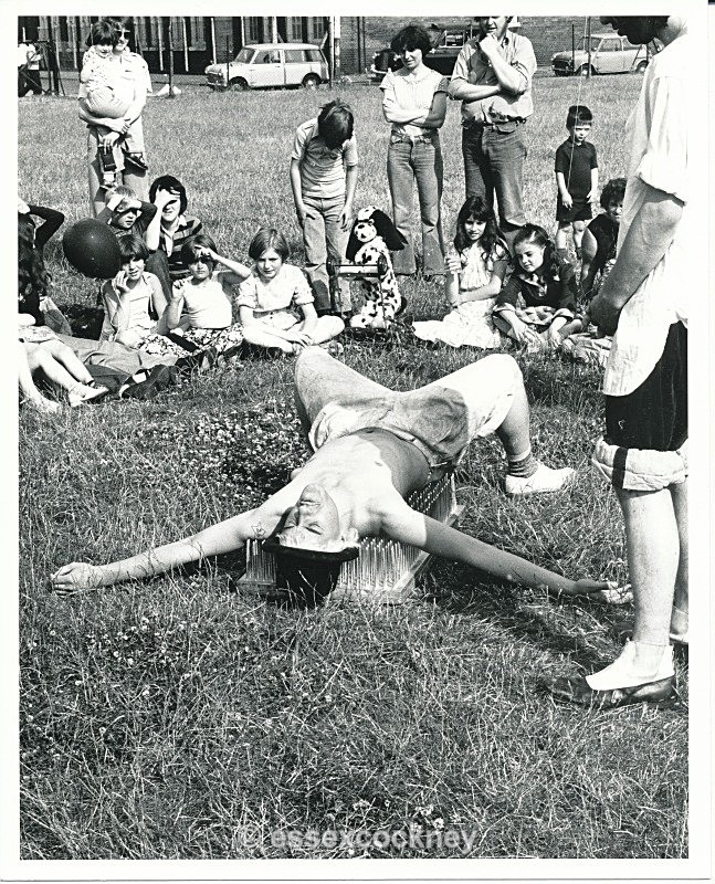  - Fun day out at Weavers Fields Park bethnal green 1970s