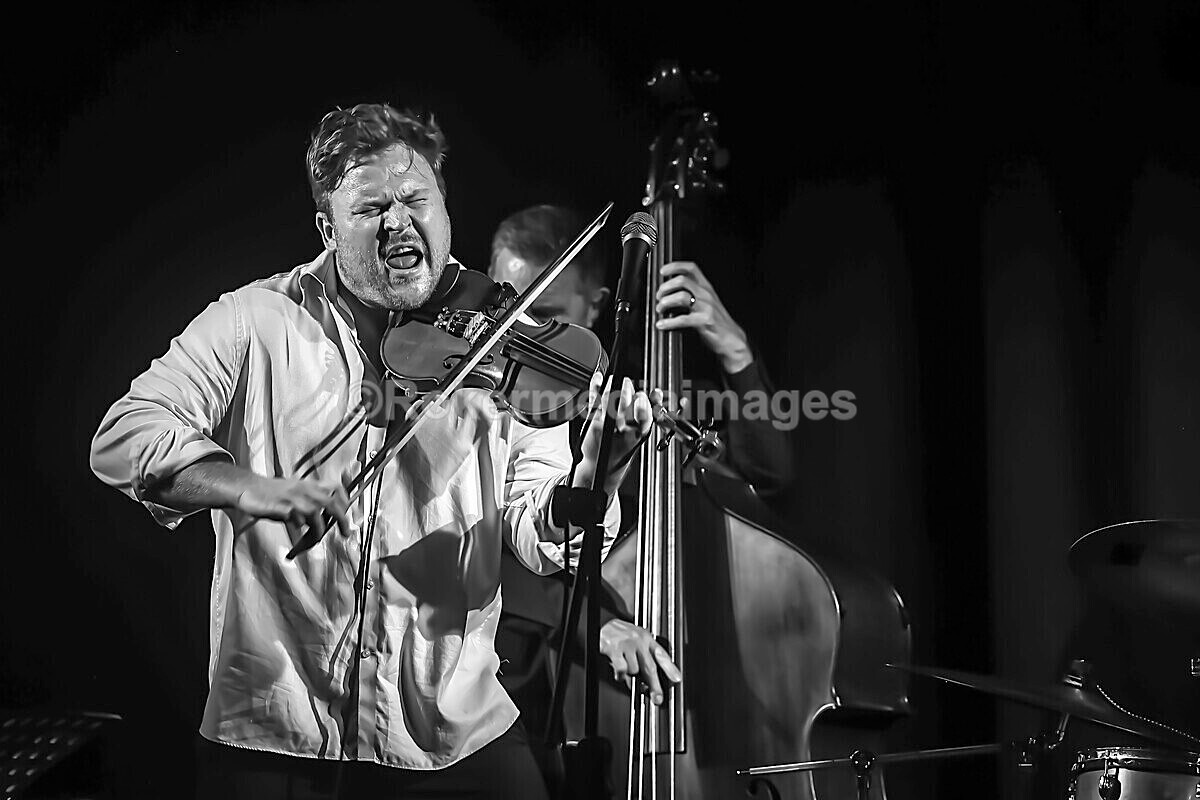 AMP  Ben-83 - AMP TRIO + Ben Holder