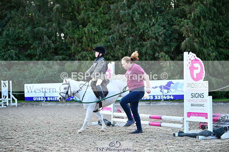 251004A-085728-00008 - Classes 1-2-3 40cm