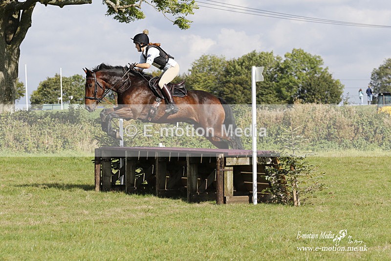  WWHT 171021 3157 - Intermediate (0.90m)  17/10/21