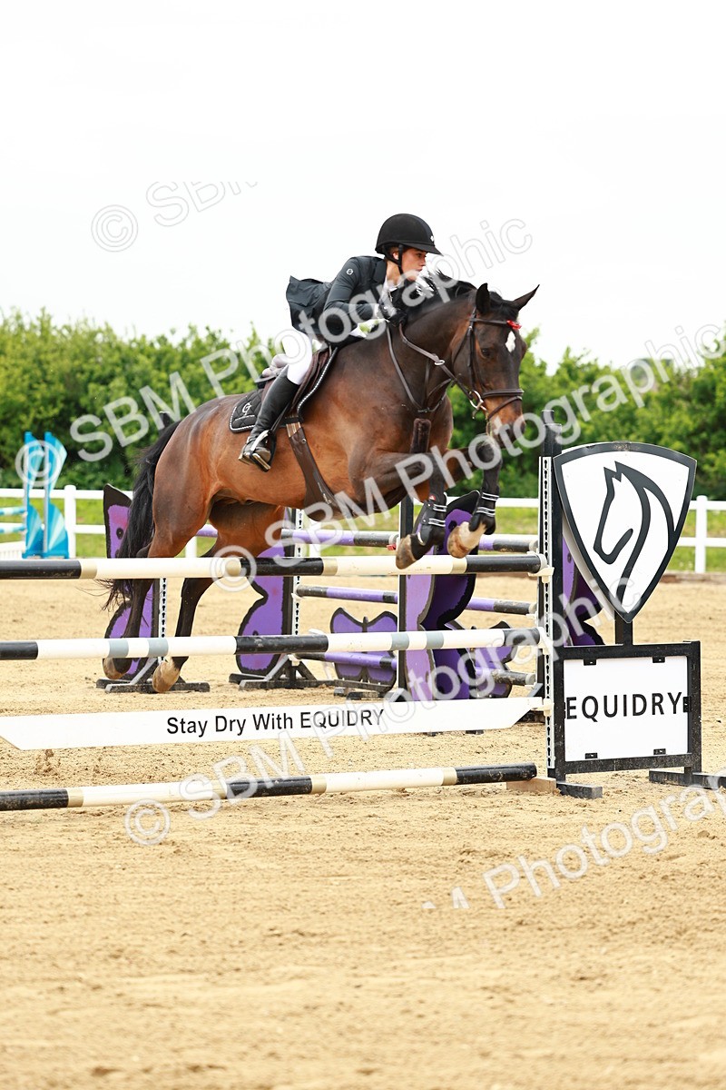 SBM_001016 - Class 5 - Senior Foxhunters - 1.20m